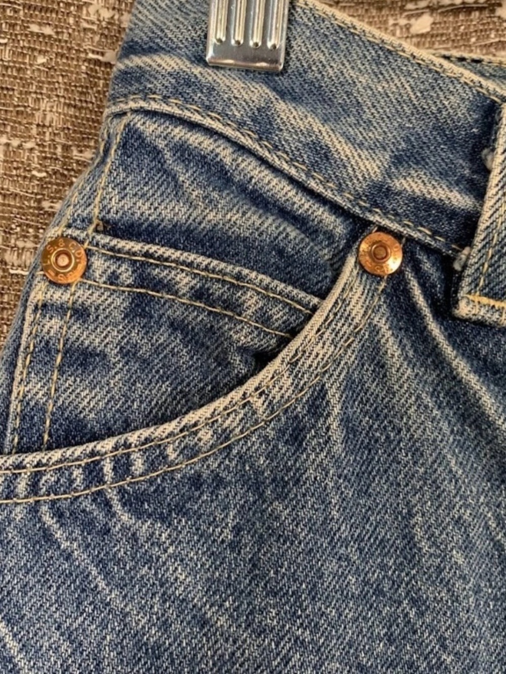 True vintage Levi’s white tab - Picture 6 of 16
